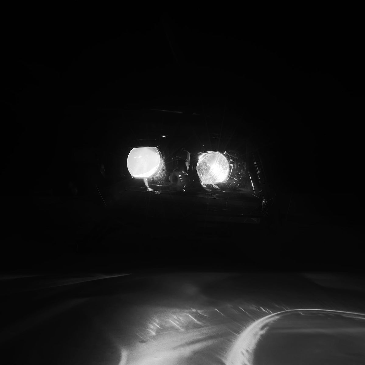 Alpharex 03-09 Toyota 4Runner LUXX LED Projector Headlights Alpha Blk w/ Activ Light/Seq Signal - 880374 for 2003-2009 Toyota
