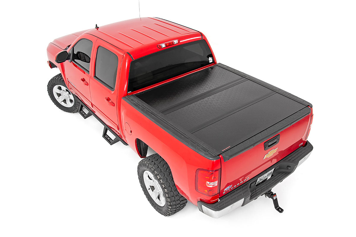 Hard Low Profile Bed Cover | 5&#39;9&quot; Bed | Rail Caps | Chevy/GMC 1500 (07-13)