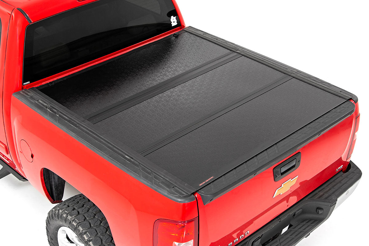 Hard Low Profile Bed Cover | 5&#39;9&quot; Bed | Rail Caps | Chevy/GMC 1500 (07-13)