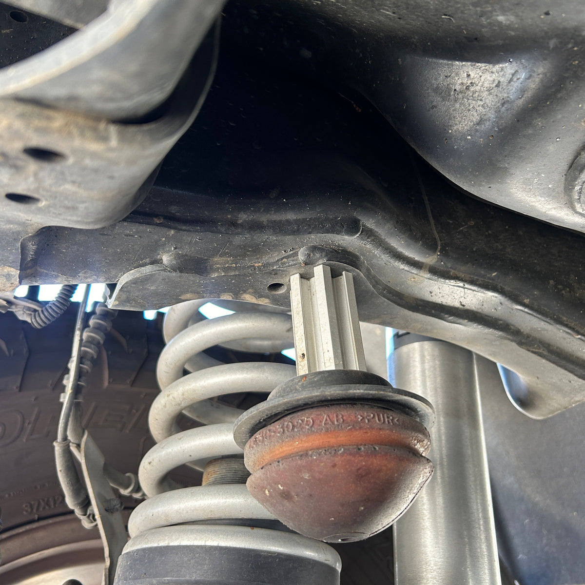 S&amp;B 2.5&quot; Standard Kit For 2011-2016 F250/F350 - 105602