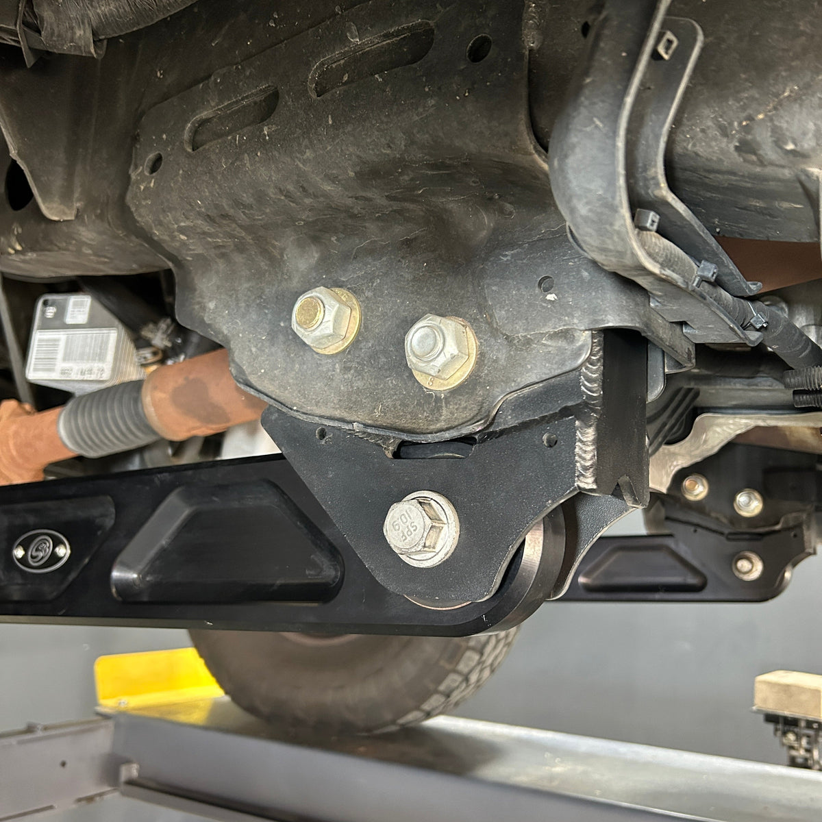 S&amp;B 2.5&quot; Standard Kit For 2011-2016 F250/F350 - 105602