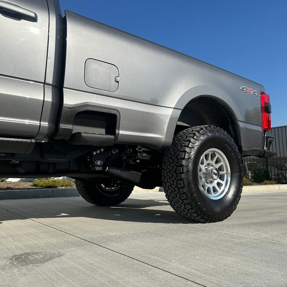 S&amp;B Torxz Traction Bar Kit, 2017+ DRW F350/F450 - 102102
