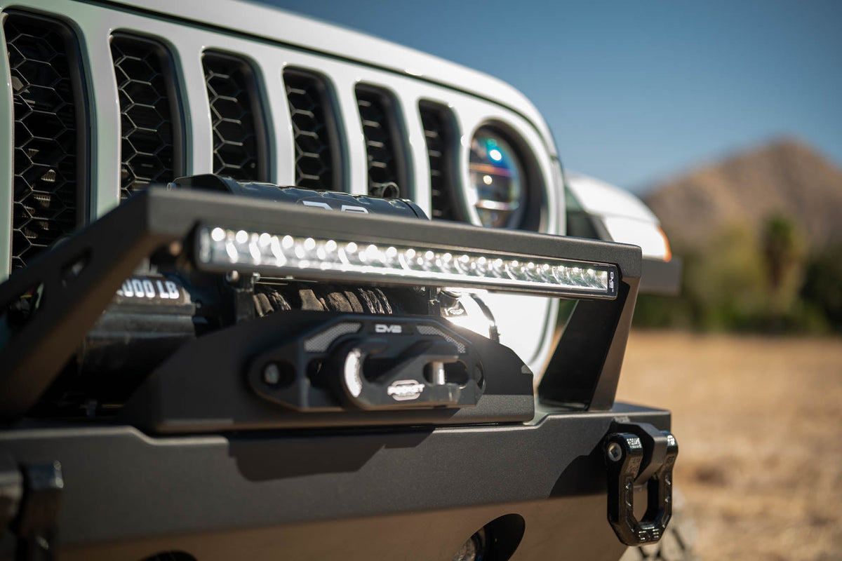 DV8 Offroad - 20-Inch Halo Elite Single Row Light Bar with Accent Light - BE20SW105W-H