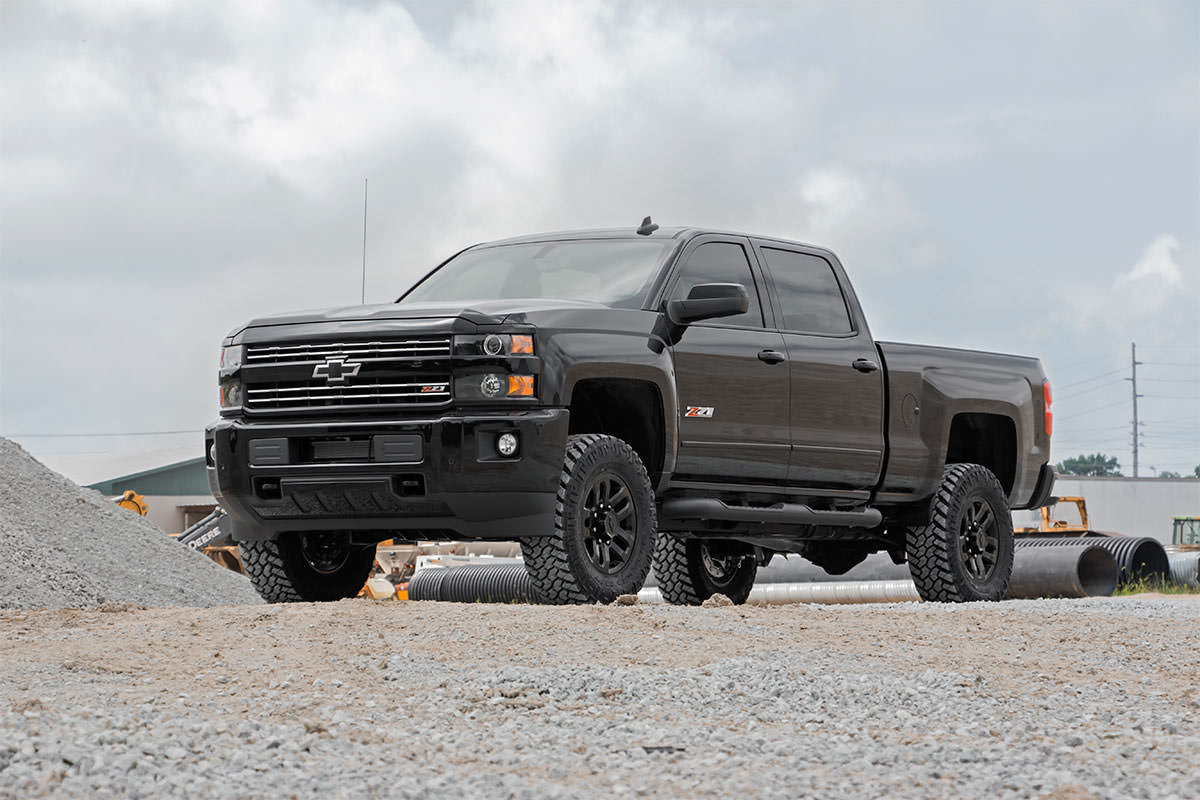 Rough Country - 3.5 Inch Lift Kit - M1 - Chevy/GMC 2500HD/3500HD (11-19) - 95940 by Rough Country - angle view