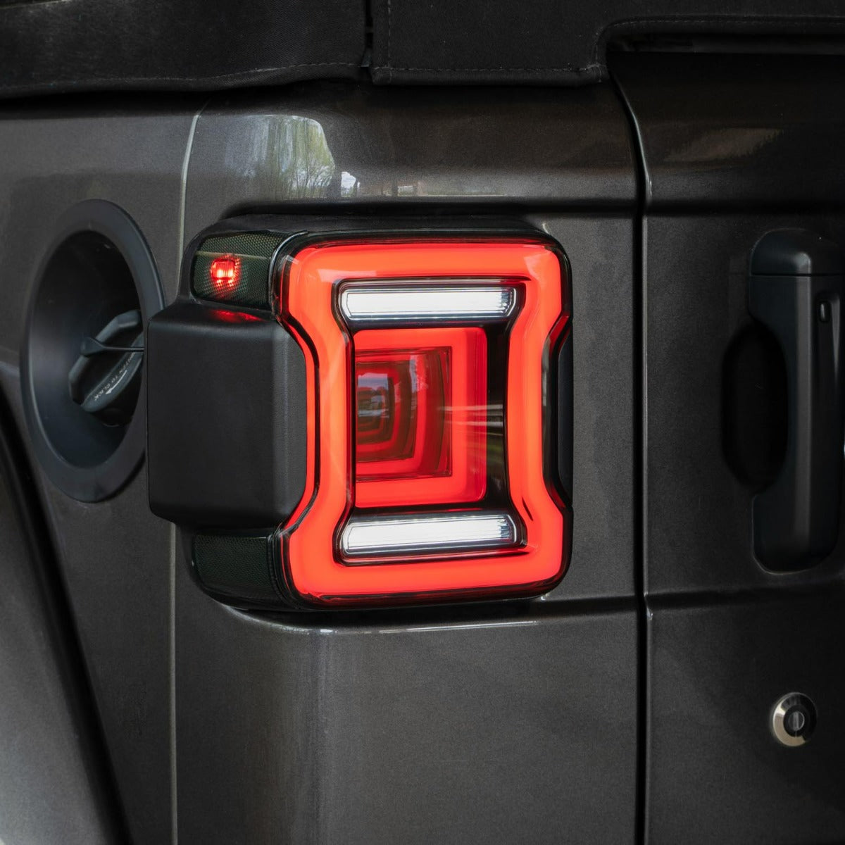 Form Lighting 2018-2023 Jeep Wrangler LED Tail Lights Red (Pair) - FL0013