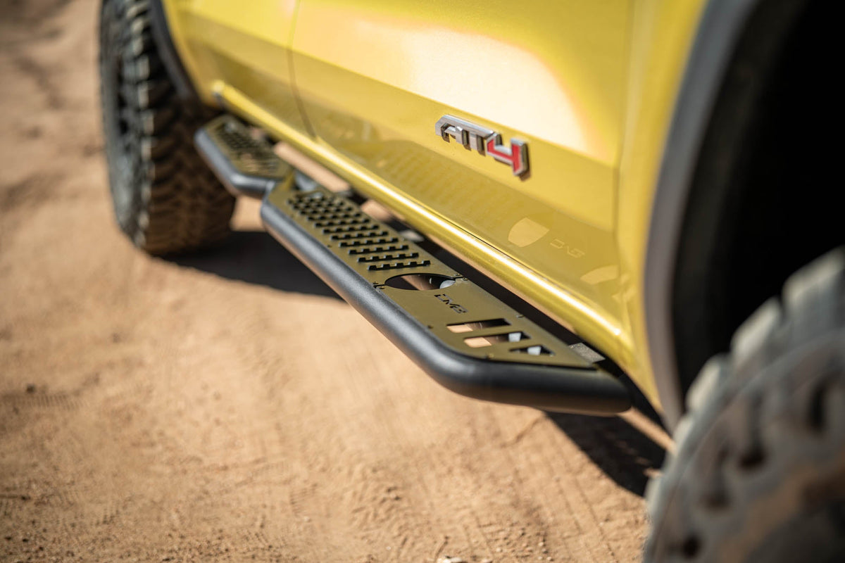DV8 Offroad - 2023-2025 Chevy Colorado & GMC Canyon OE Plus Side Steps - SRCS3-01
