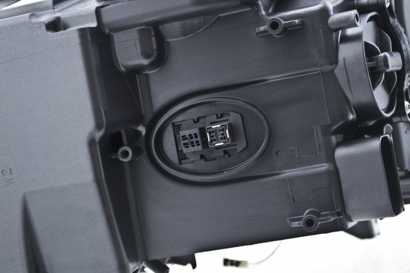 Hella 2011 Bmw 5Ser Sdn F10 W/Ahl - Headlamp Rh Xen - 010131661