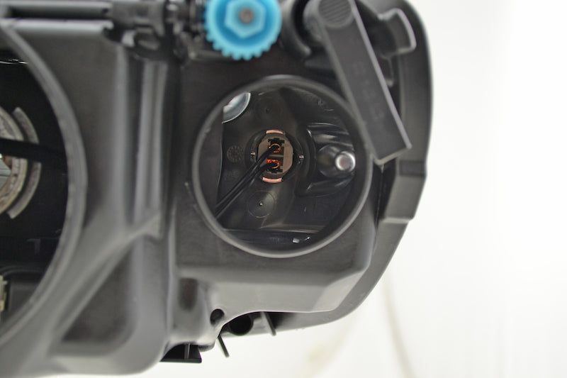 Hella 08-10 Vw Touareg Xenon Headlamp Rh - 009452181