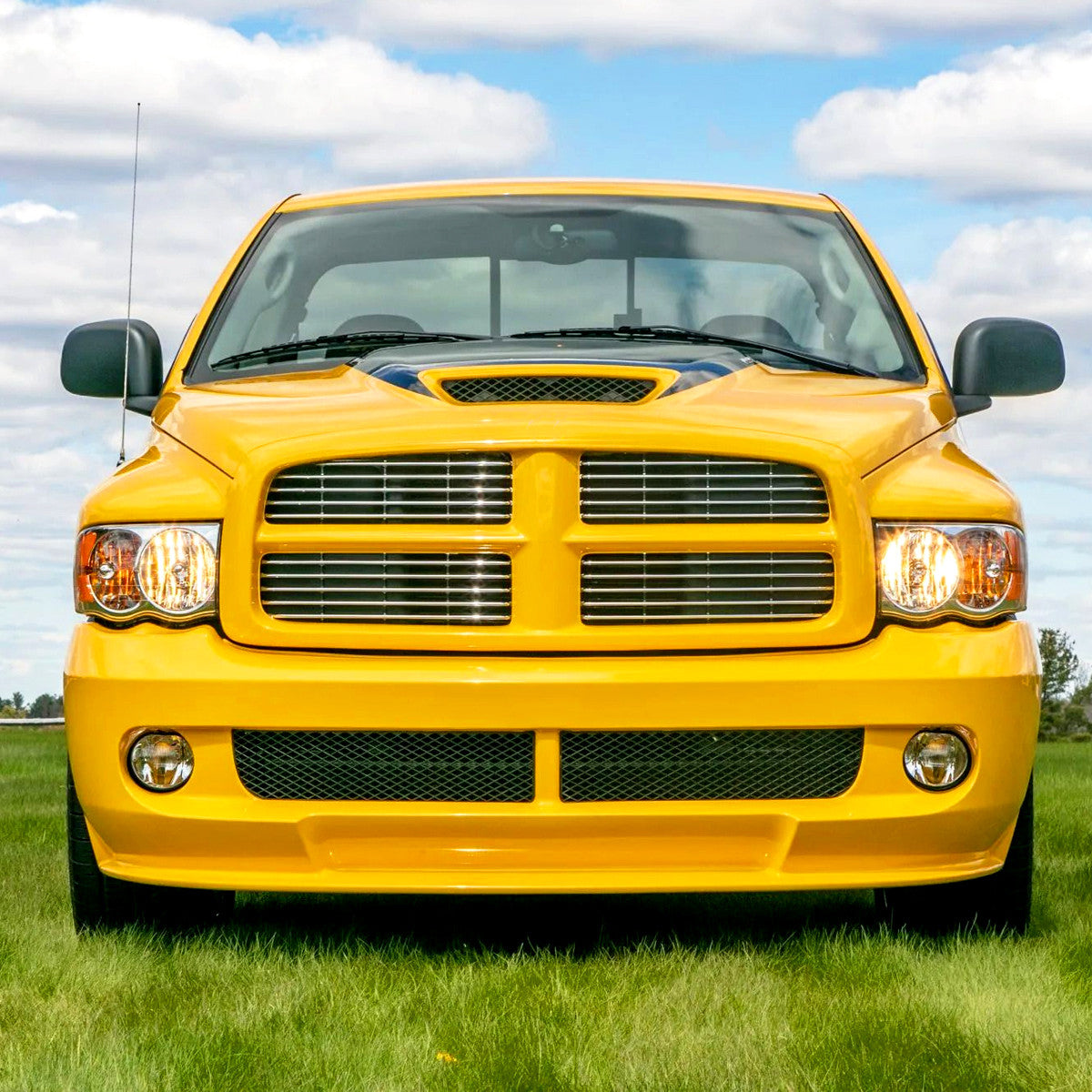 Spec-D Tuning - 2002-2005 Dodge RAM 1500/ 2003-2005 RAM 2500 3500 Factory Style Headlights (Chrome Housing/Clear Lens) - 2LH-DGP02-RS