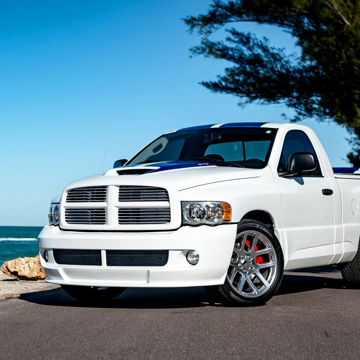 Spec-D Tuning - 2002-2005 Dodge RAM 1500/ 2003-2005 RAM 2500 3500 Factory Style Headlights (Chrome Housing/Clear Lens) - 2LH-DGP02-RS