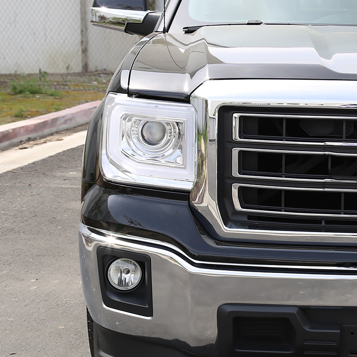 Spec-D Tuning - 2014-2019 GMC Sierra 1500/2500HD/3500HD LED Bar Projector Headlight w/ LED Turn Signals (Chrome Housing/Clear Lens) - 2LHP-SIE14-TM