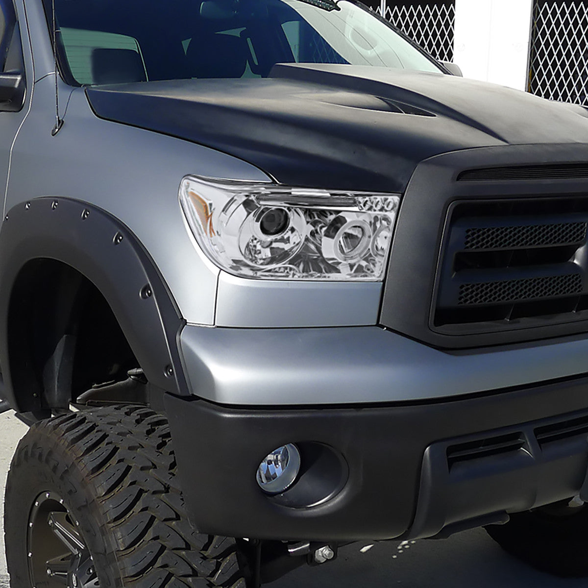 Spec-D Tuning - 2007-2013 Toyota Tundra/ 2008-2017 Sequoia Single Halo Projector Headlights (Chrome Housing/Clear Lens) - 2LHP-TUN07-TM