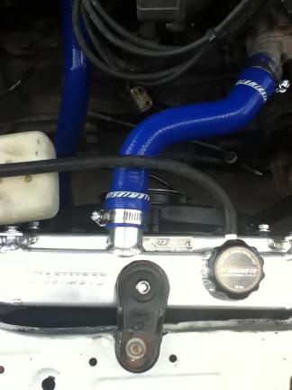 Mishimoto 92-00 Honda Civic / 93-97 Del Sol Manual Aluminum Radiator - MMRAD-CIV-92 for 1992-2000 Honda Civic - angle view
