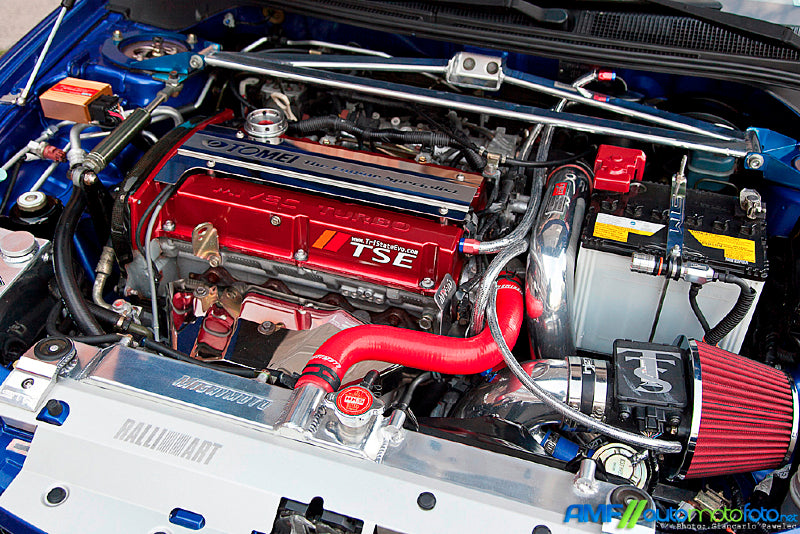 Mishimoto 03-07 Mitsubishi Lancer Evo Manual Aluminum Radiator - MMRAD-EVO-01 for 2003-2006 Mitsubishi Lancer - angle view