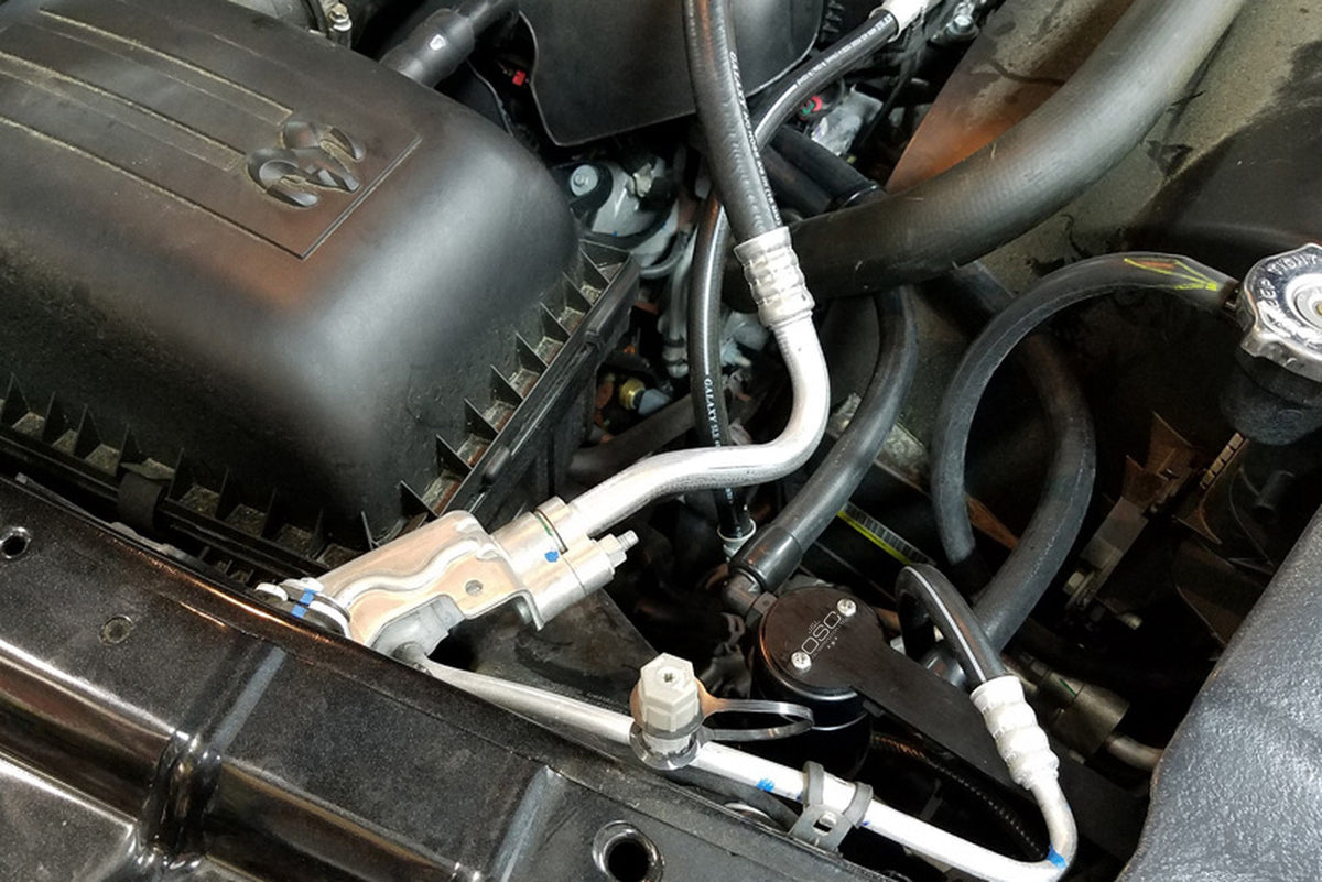 J&L 09-18 Ram 1500 5.7L Passenger Side Oil Separator 3.0 - Black Anodized - 3065P-B