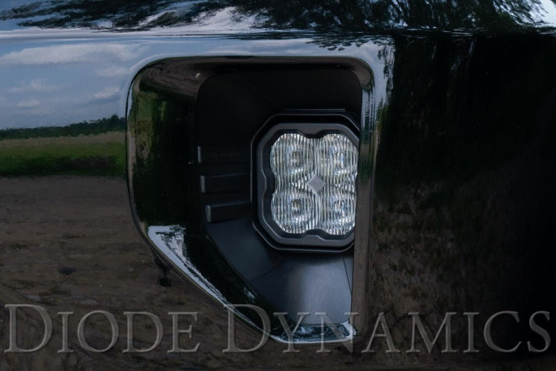 Diode Dynamics SS3 Sport Type SV1 Kit ABL - Yellow SAE Fog - DD7112 for 2016-2019 Chevrolet Silverado 1500 - close-up