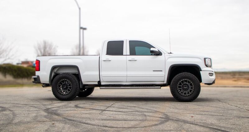 Cognito 07-20 Chevy Silv/Sierra 1500 Yukon/Tahoe/Sub 2WD/4WD 3in Perf Leveling Kit w/ Fox 2.0 IFP - 210-P0957