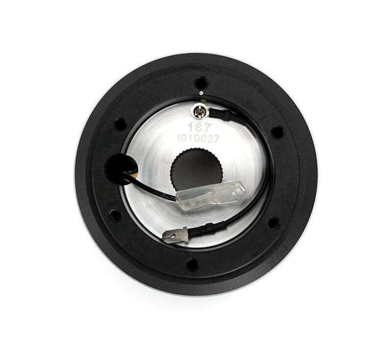 NRG Short Hub 72-76 Porsche 914 - SRK-187H - close-up view