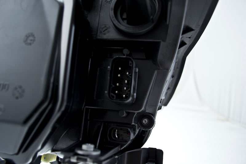 Hella 2005-2007 BMW 525i M5 Xenon Headlight Assembly - H11077021