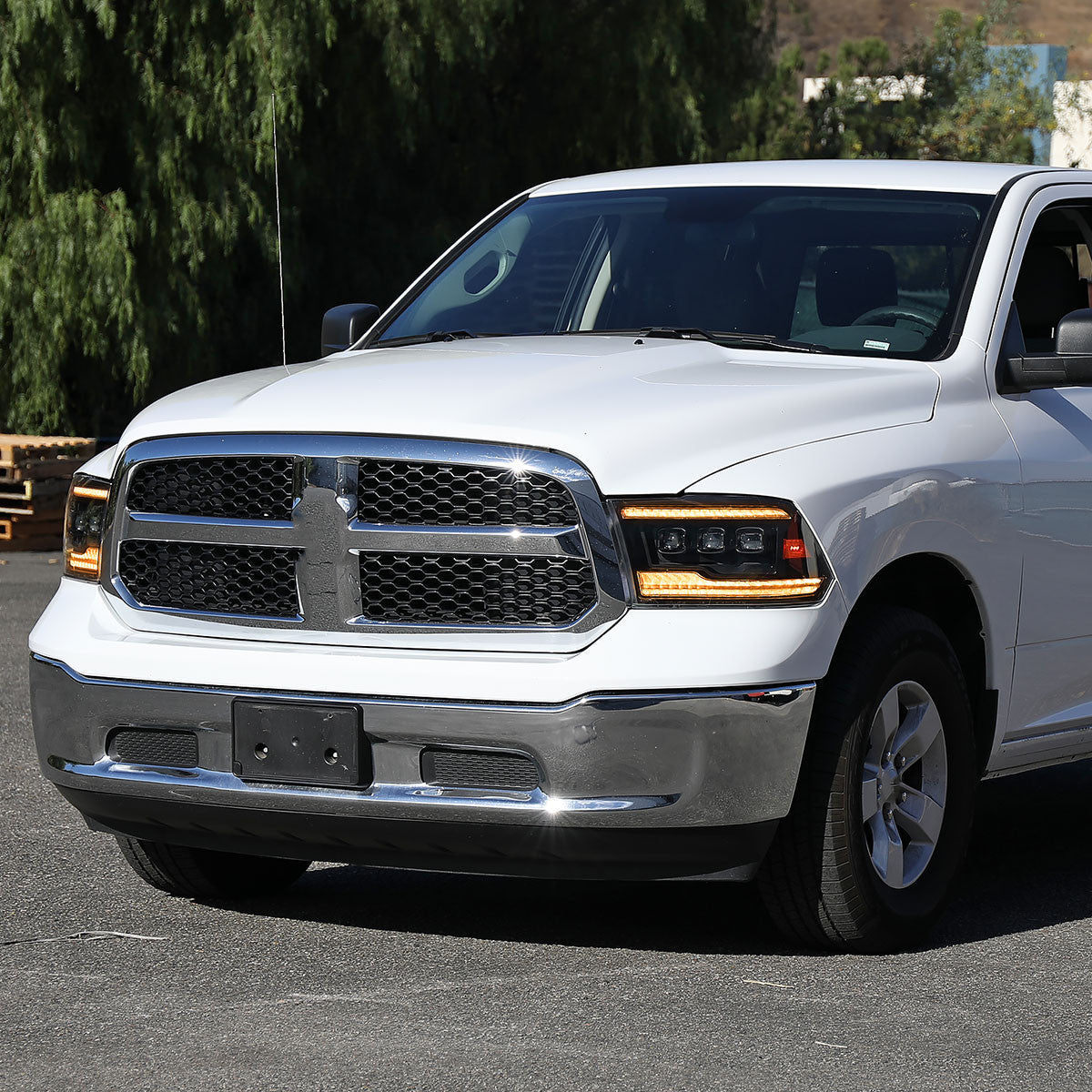 Spec-D Tuning - 2009-2018 Dodge RAM 1500 / 2019 RAM Classic / 2010-2018 RAM 2500 3500 Projector Headlights w/ Amber LED Sequential Turn Signal (Matte Black Housing/Clear Lens) - 4LHE-RAM09JM-SQ-RS