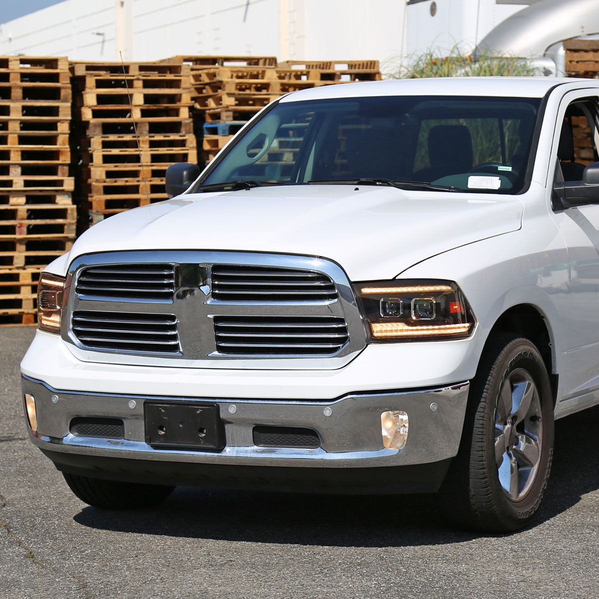 Spec-D Tuning - 2009-2018 Dodge RAM 1500  / 2019-2021 RAM Classic / 2010-2018 RAM 2500 3500 Projector Headlights w/ Amber LED Sequential Turn Signal (Matte Black Housing/Clear Lens) - 4LHP-RAM09JMG7-SQ-RS