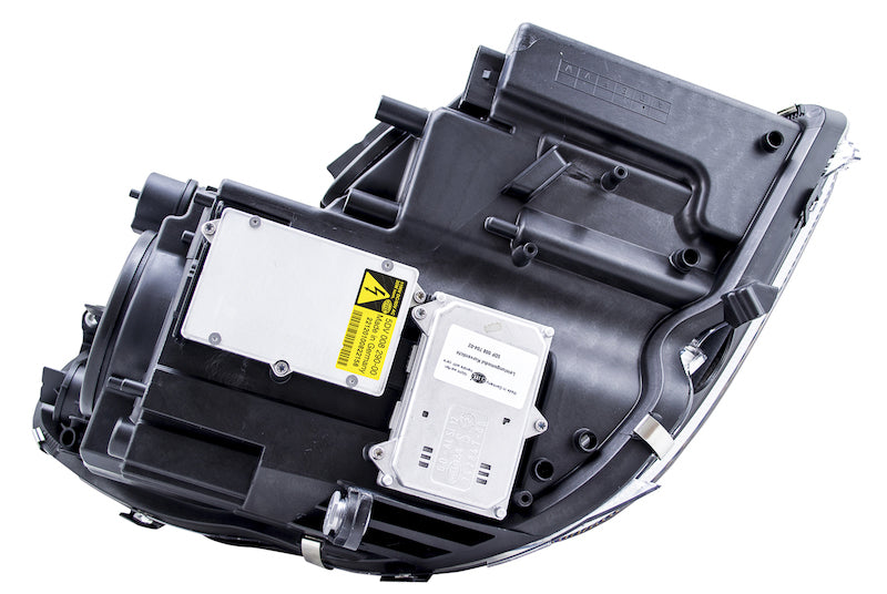 Hella 2005-2010 Mercedes-Benz CLS500 Bi-Xenon Headlight Assembly - 008821351