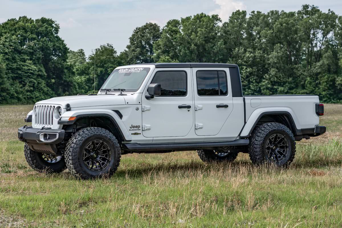 Rough Country - 2.5 Inch Leveling Kits - Springs - M1R - Jeep Gladiator JT 4WD (2020-2023) - 64844 for 2020-2023 Jeep Gladiat