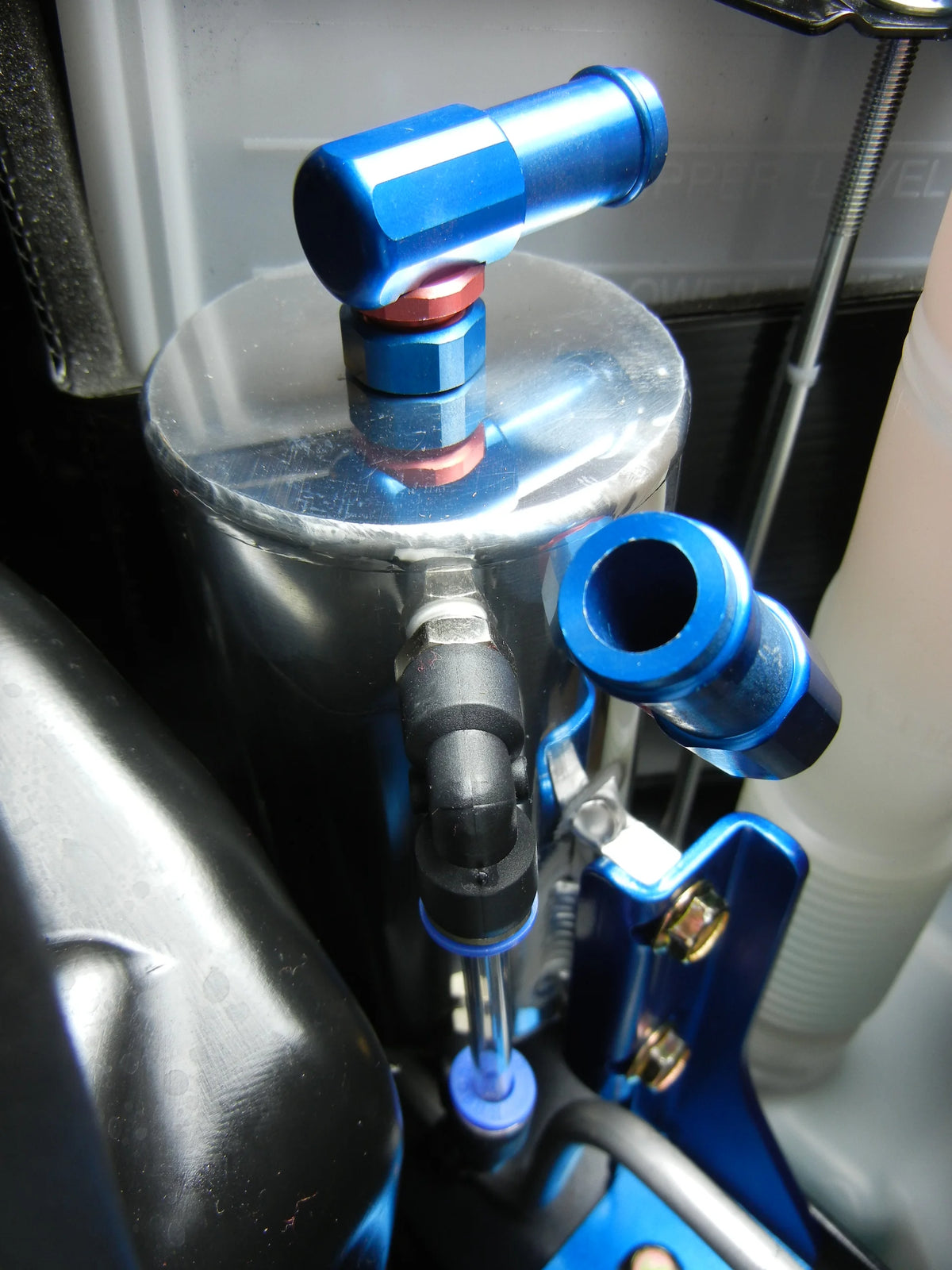 Cusco OIL Catch Tank GRB GVB 0.4L COME W/ L SHAPE Bracket - 692 009 A