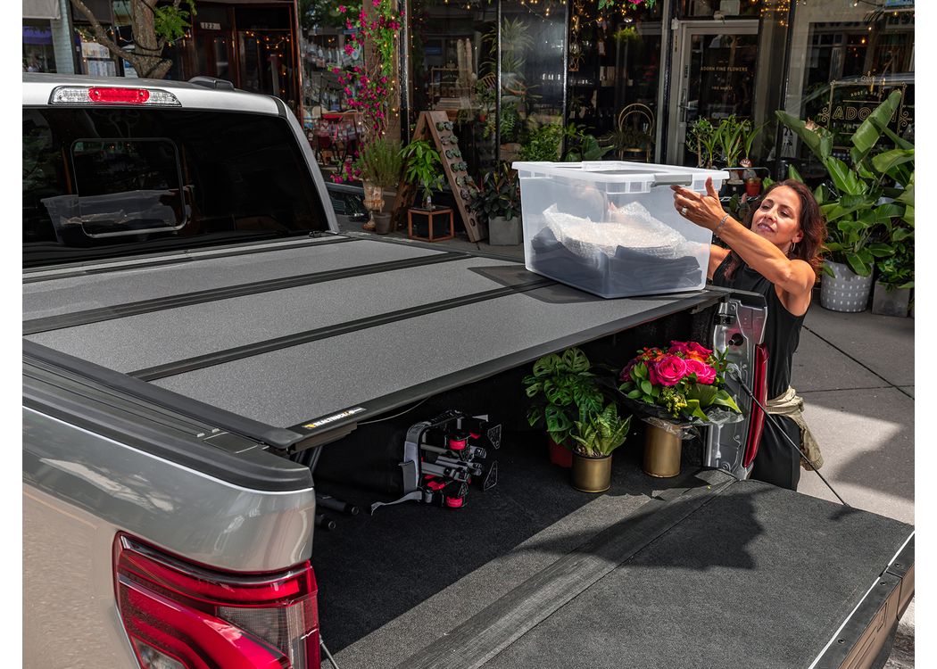 BAK 15-20 Ford F-150 5ft 7in Bed BAKFlip MX4 EZ-Lift - 450329