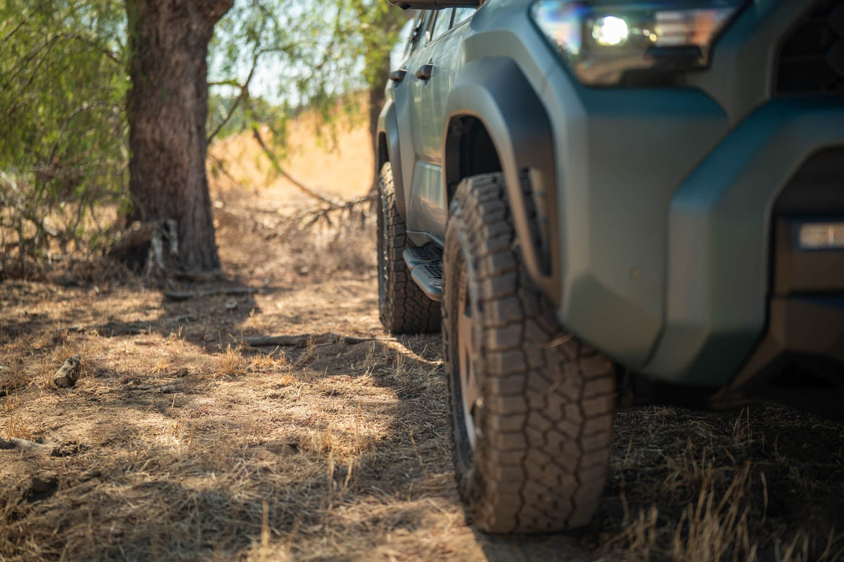 DV8 Offroad - 2025-2026 Toyota 4Runner OE Plus Side Steps - SRTF3-02