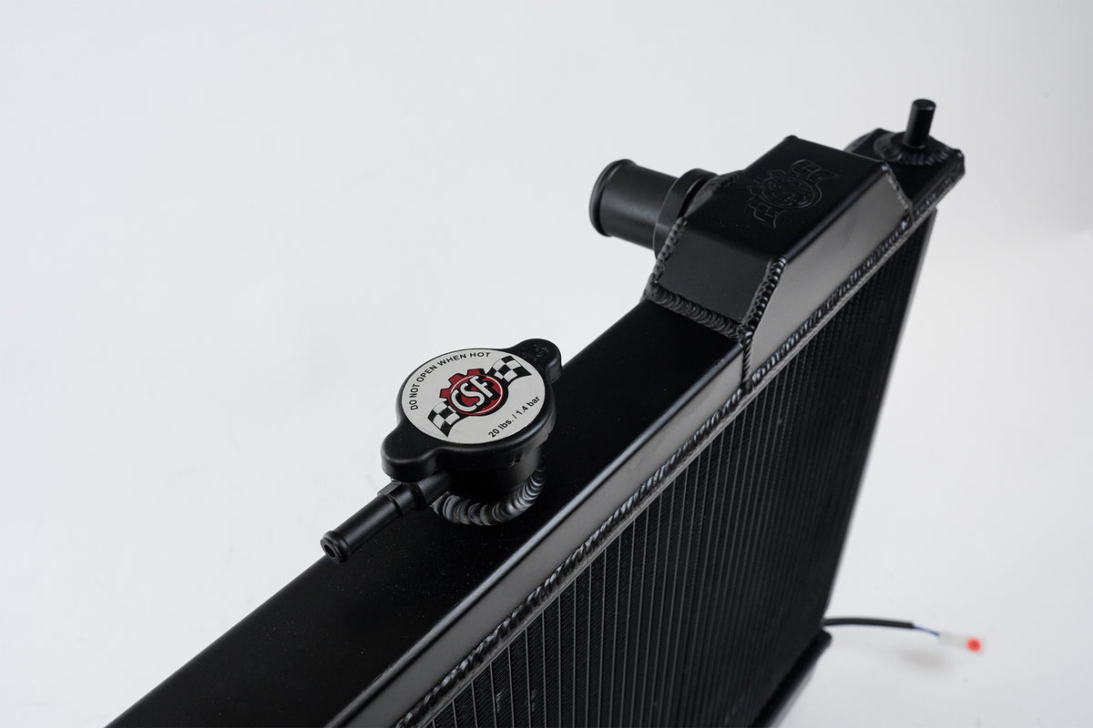 CSF 96-07 Mitsubishi Evo 4/5/6/7/8/9 Full-Slim Radiator w/12in Fan & Shroud/-16AN - Black - 7075B