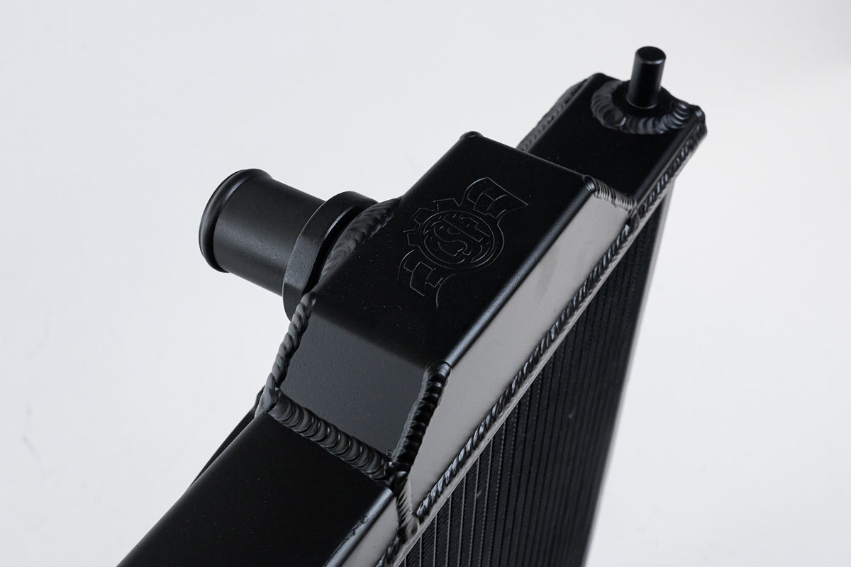 CSF 96-07 Mitsubishi Evo 4/5/6/7/8/9 Full-Slim Radiator w/12in Fan & Shroud/-16AN - Black - 7075B