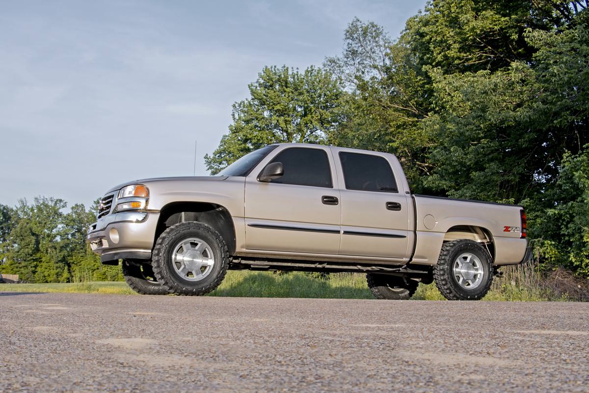 1.5-2 Inch Leveling Kit | Chevy/GMC Sierra 1500/Silverado 1500/Tahoe/Yukon (99-06 &amp; Classic)