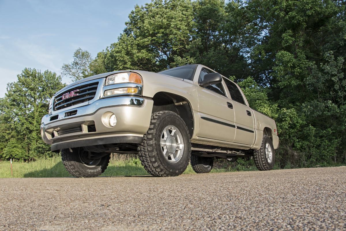 1.5-2 Inch Leveling Kit | Chevy/GMC Sierra 1500/Silverado 1500/Tahoe/Yukon (99-06 &amp; Classic)