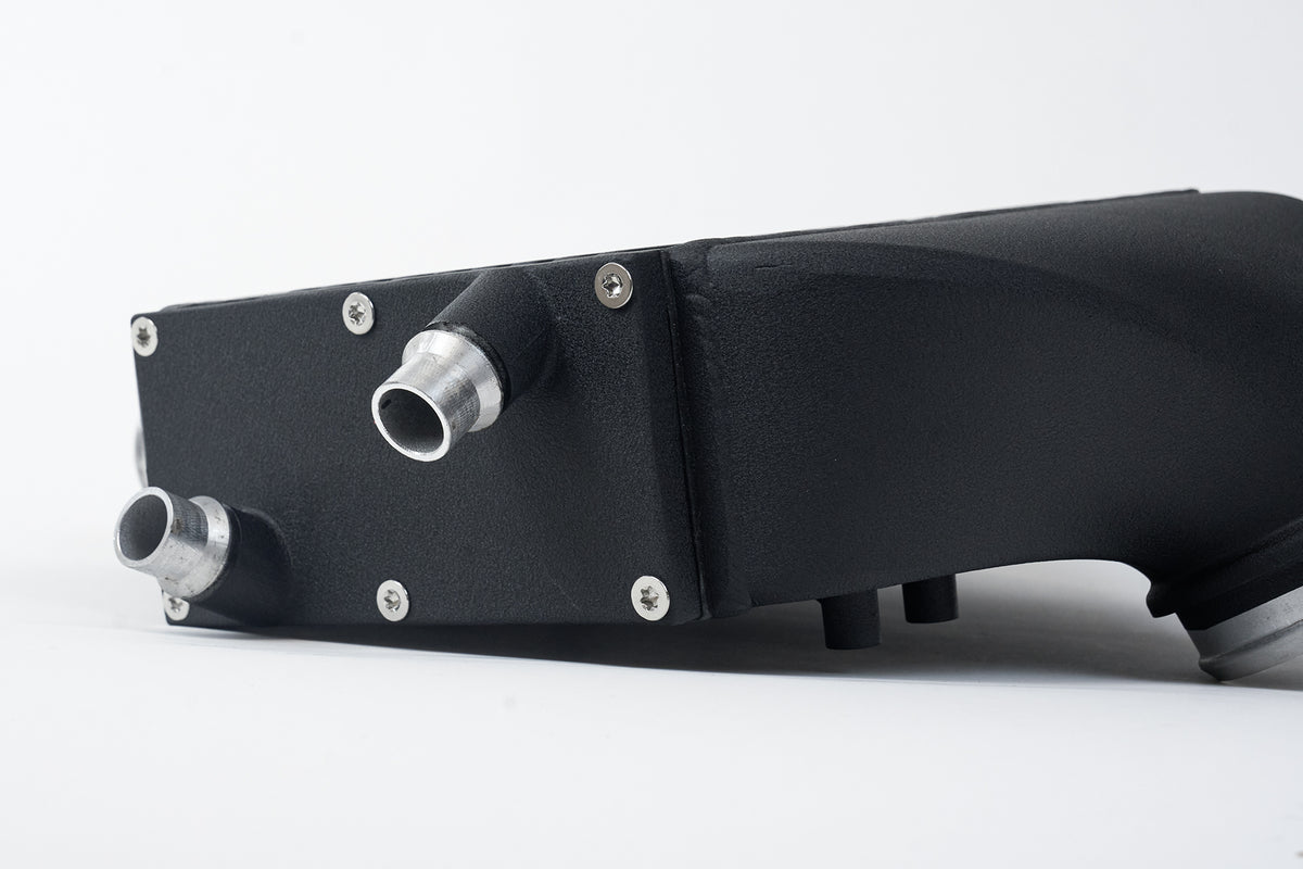 CSF 2014+ BMW M3/M4 (F8X) Top Mount Charge-Air-Cooler - Crinkle Black - 8082