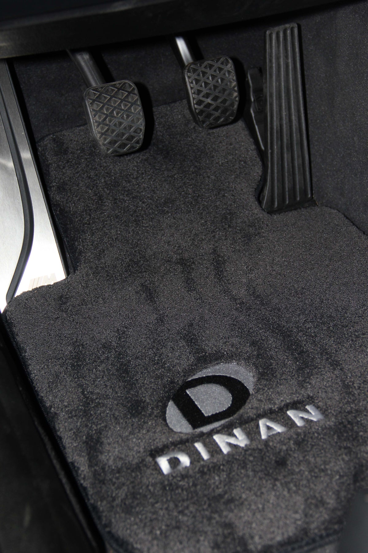 Dinan - Signature Floor Mats - 2012-2018 BMW 6-Series - D701-DNBW2711-4C-BLK