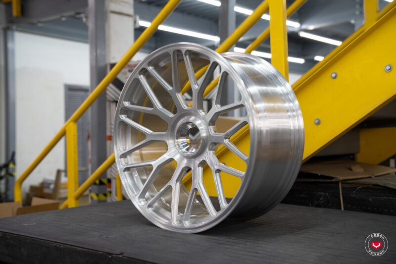 Vossen GEN-03 - CENTER LOCK - 20x10.5 - ET25 - 5x120 - 67.00 - AGGR. PLATE - BRUSHED GLOSS CLEAR - GEN-03-NUT-0B001