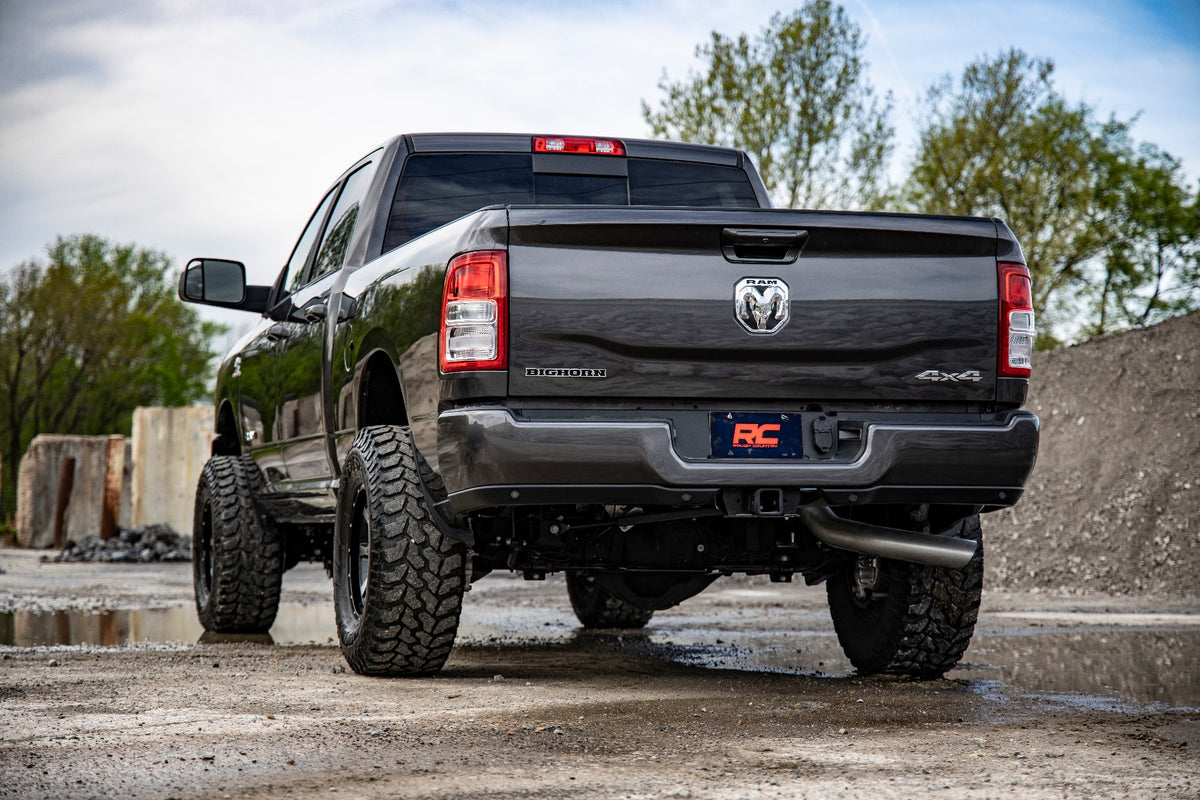 Rough Country - 2.5 Inch Leveling Kit - RR Coil - M1 - Ram 2500 (14-25)/3500 (13-25) - 37741 by Rough Country - angle view