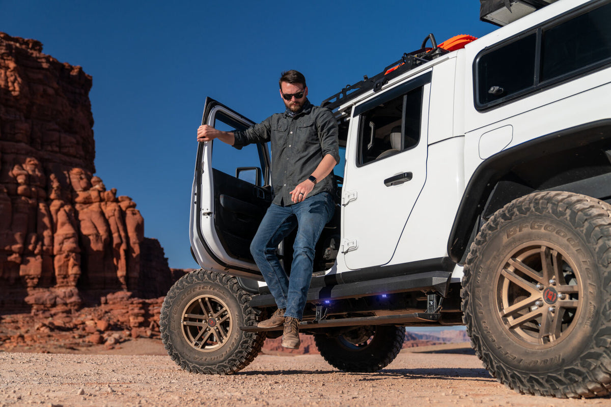 AMP Research 20-25 Jeep JT Gladiator (Launch/Overlnd/Rubicon/Sport/Sport S) PowerStep XL - Black - 77135-01A