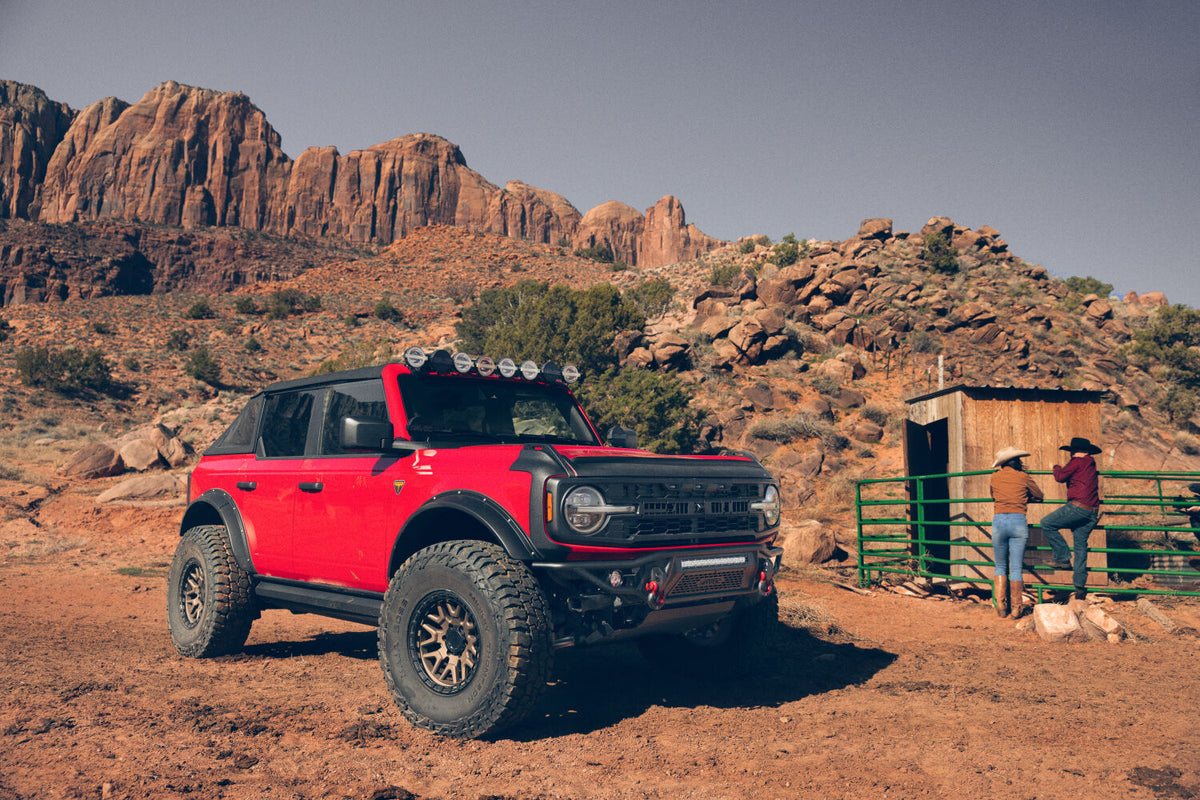 AMP Research 21-25 Ford Bronco 4 Door (Excl. Raptor) XL PowerStep - Black - 77140-01A