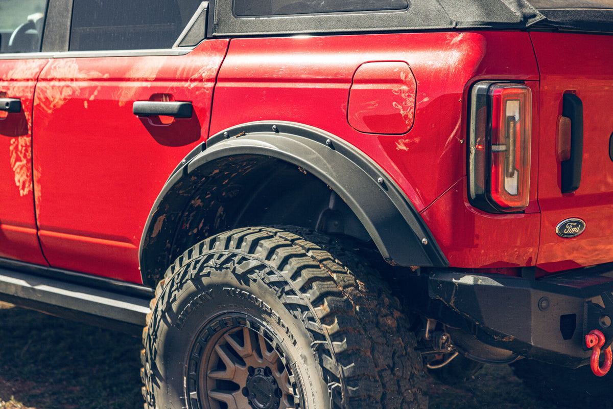 AMP Research 21-25 Ford Bronco 4 Door (Excl. Raptor) XL PowerStep - Black - 77140-01A