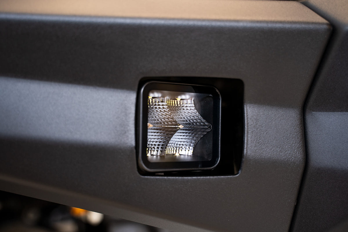 DV8 Offroad - Be3ew40w Universal 3 Inch Cube LED Light With Flood Pattern And Post Mount - BE3EW40W