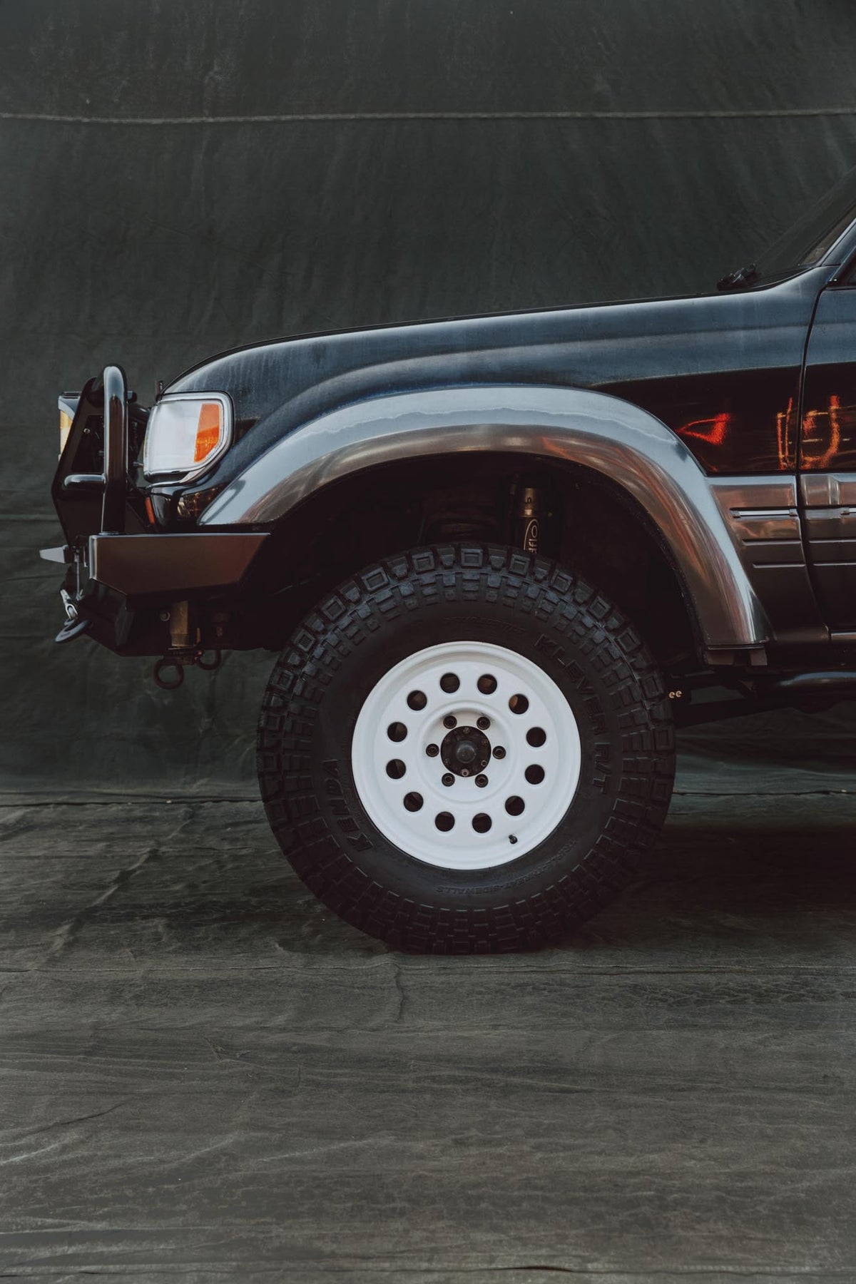 Nomad N501SA Convoy 16x8in / 5x139.7 BP / -10mm Offset / 106.5mm Bore