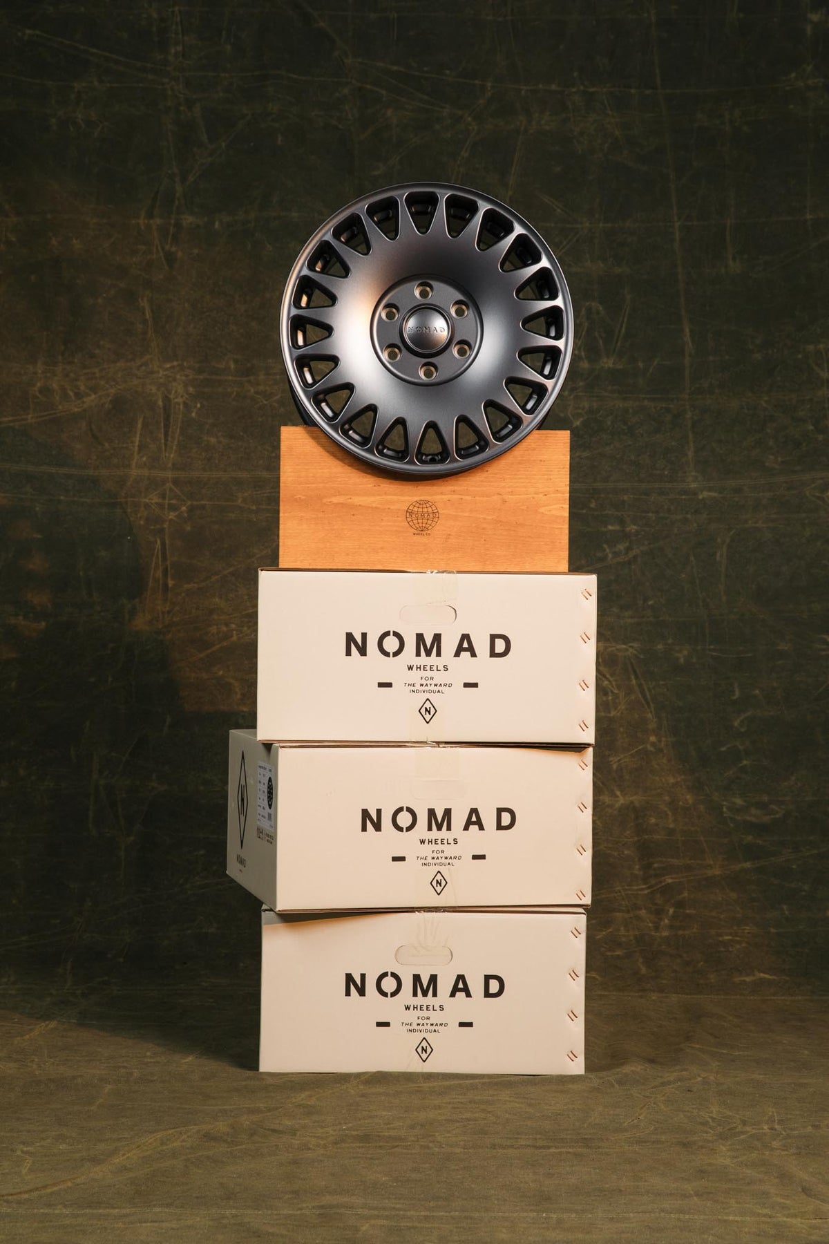 Nomad N503DU Sahara 18x8in / 5x130 BP / 25mm Offset / 71.6mm Bore