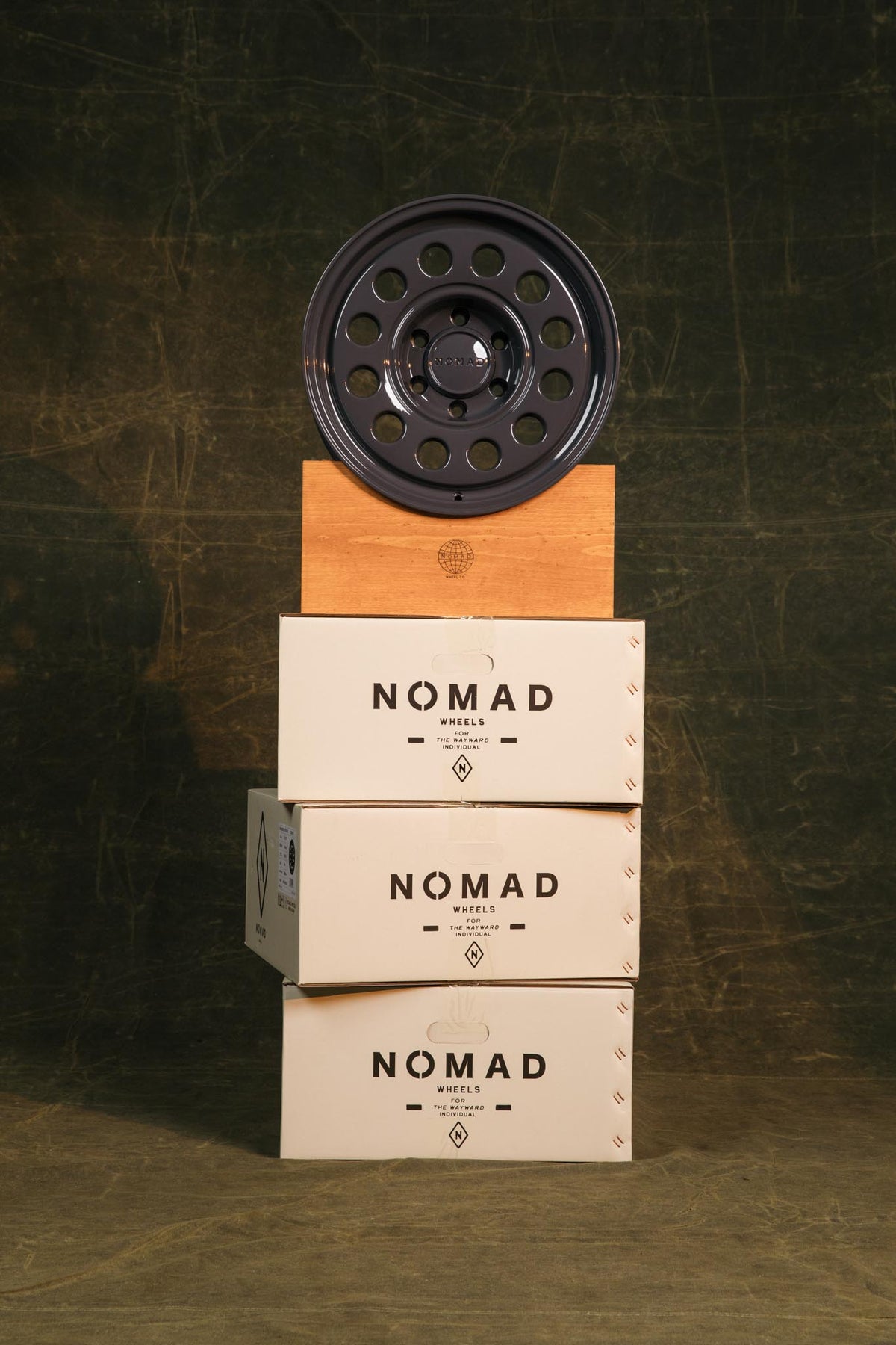 Nomad N501UG Convoy 17x8.5in / 5x150 BP / 0mm Offset / 110.3mm Bore