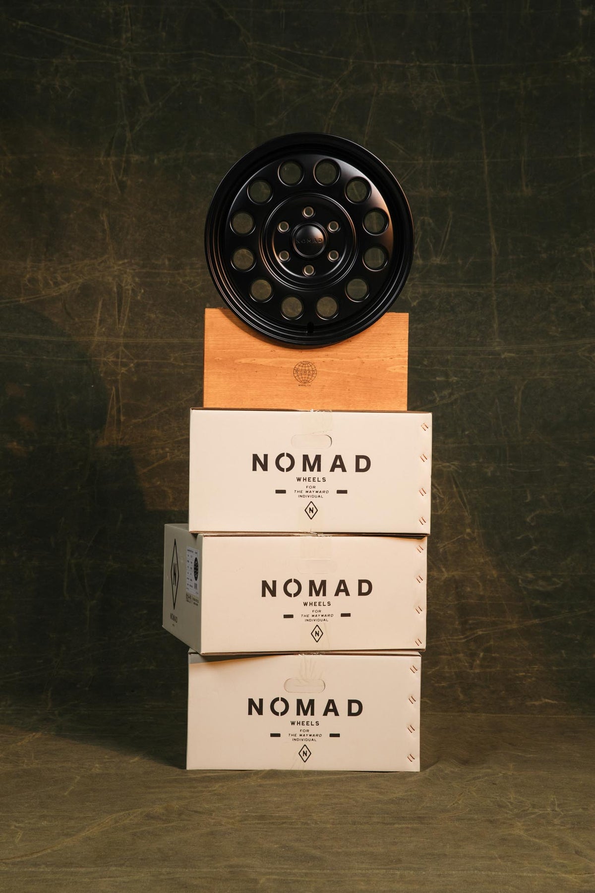 Nomad N501SB Convoy 17x8.5in / 8x170 BP / 10mm Offset / 130.81mm Bore