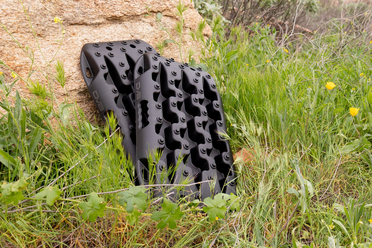 DV8 Offroad - DV8 Xtract Mini Traction Board Pair | Black or Orange - RTB2-02BK