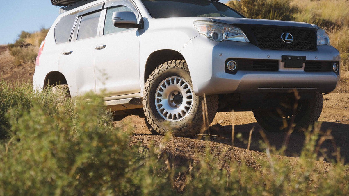 Nomad N503MC Sahara 16x8in / 6X139.7 BP / -10mm Offset / 106.1mm Bore