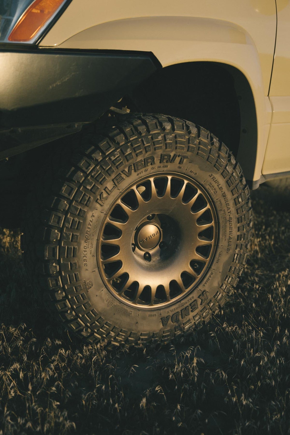 Nomad N503CO Sahara 16x8in / 6x114.3 BP / -10mm Offset / 66.1mm Bore