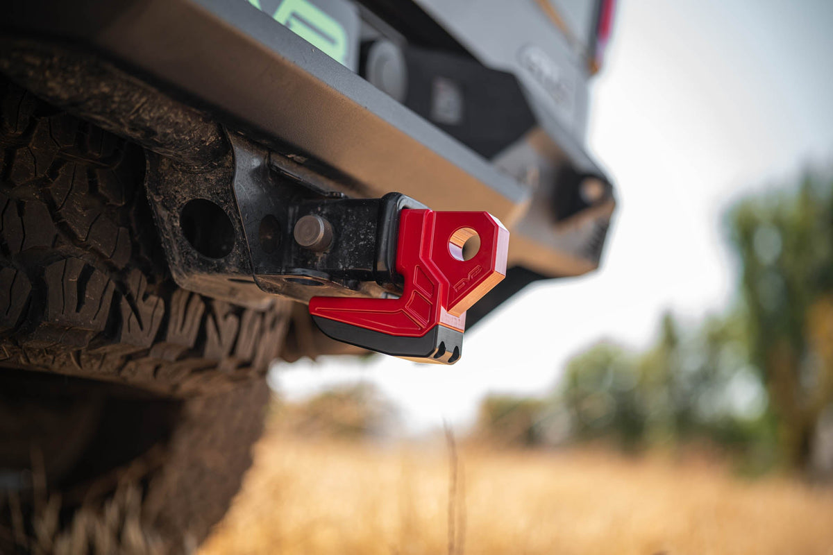 DV8 Offroad - DV8 Xtract 2" Hitch Skid Plate - UNHS-01RW